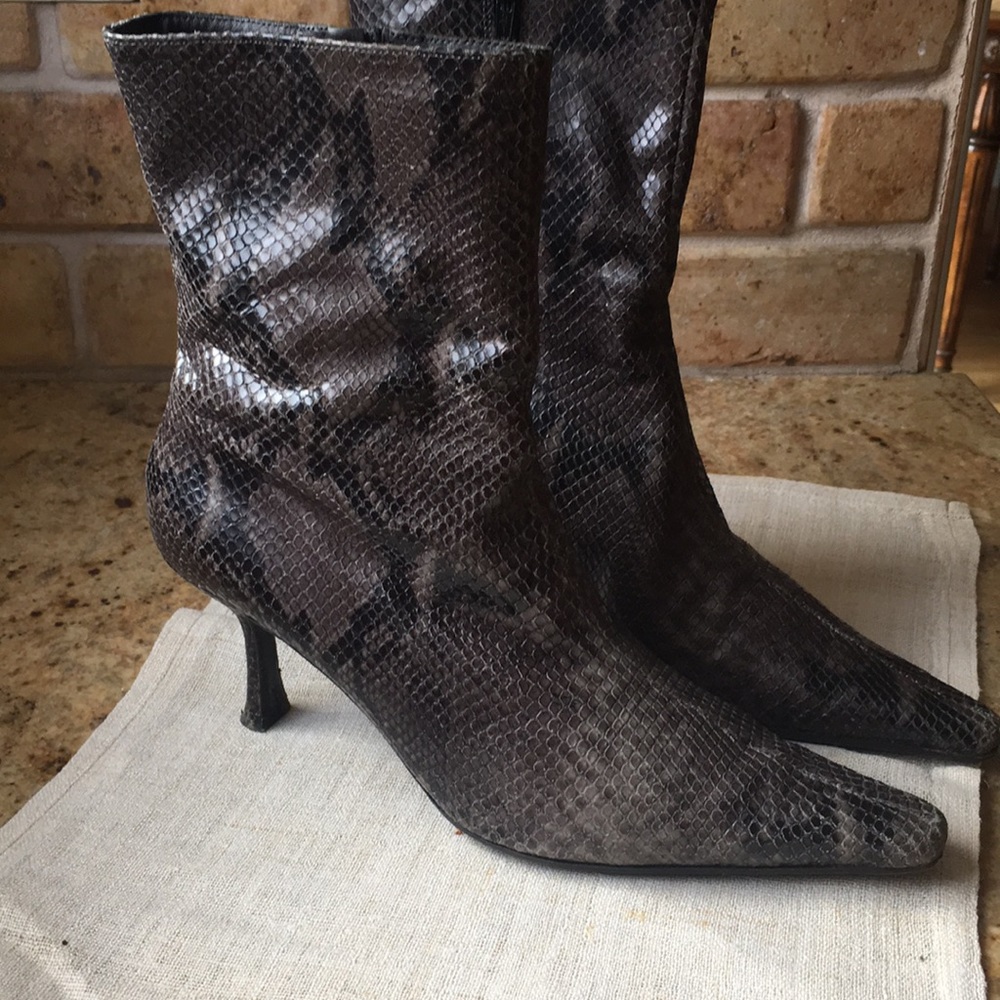 Black/gray Snakeskin Ankle Boot
